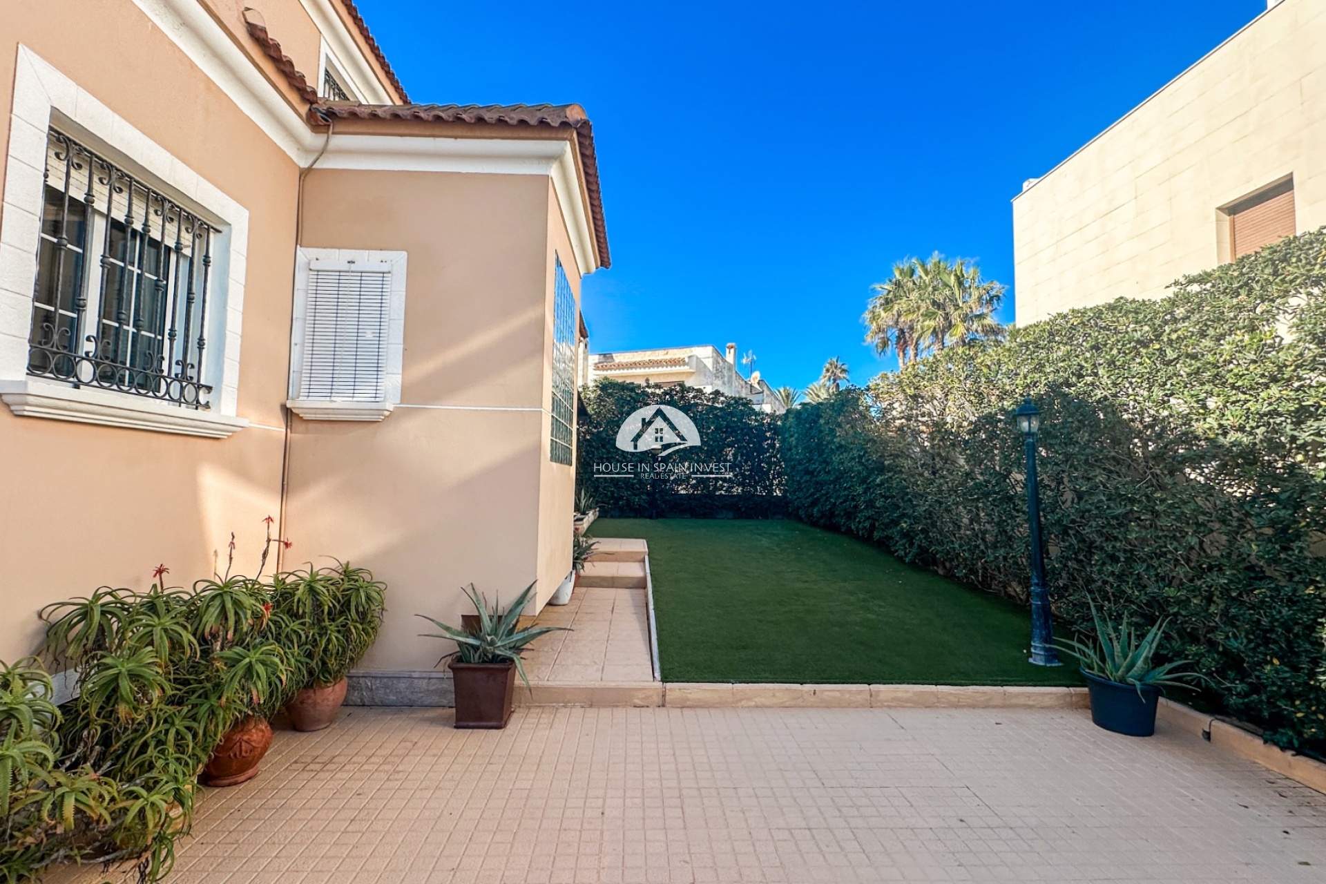 Resale - Villa - Torrevieja - La Mata