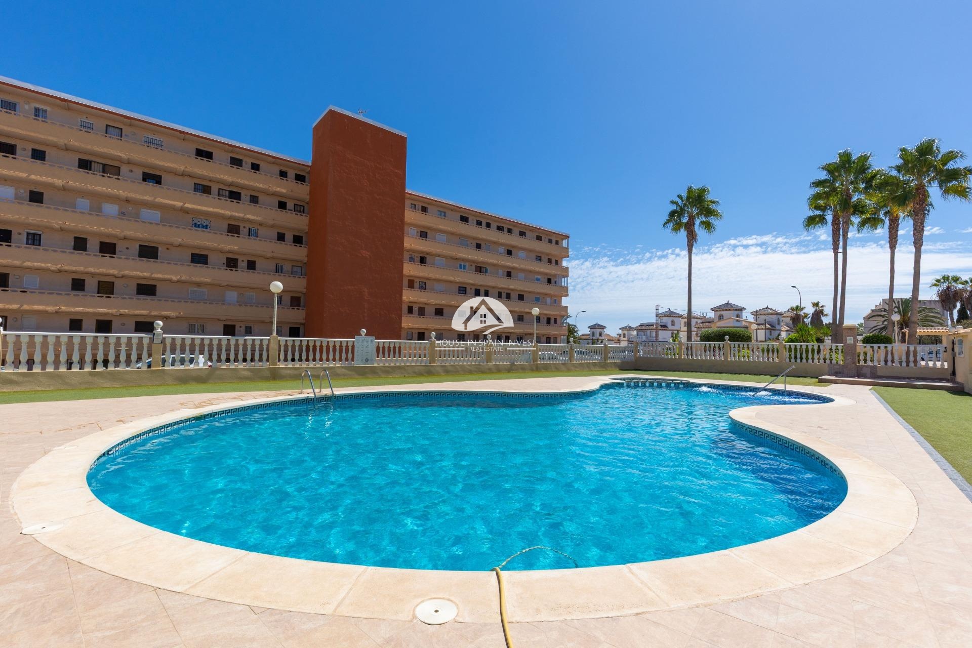 Resale - Villa - Torrevieja - La Mata
