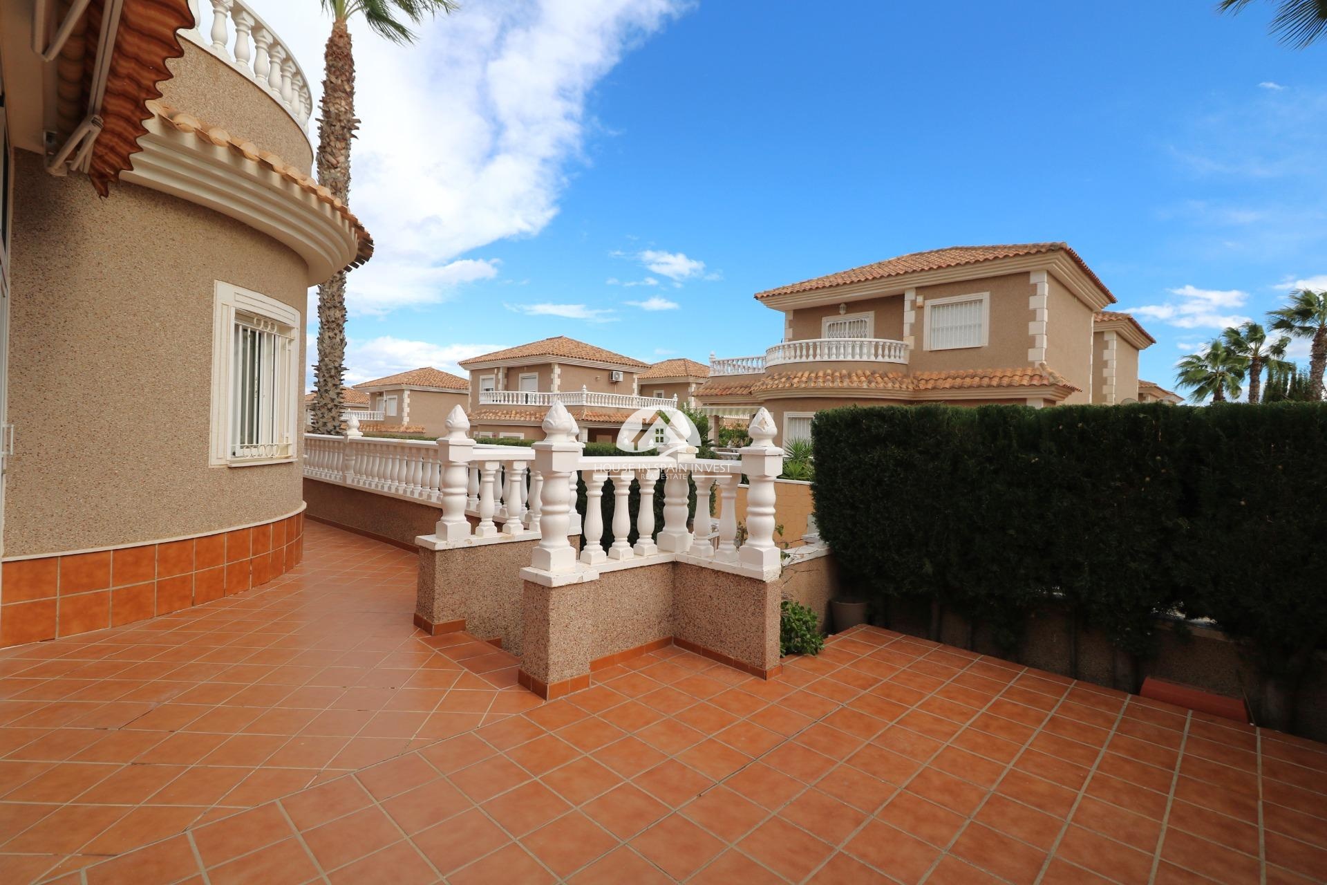 Resale - Villa - Torrevieja - Los Balcones  