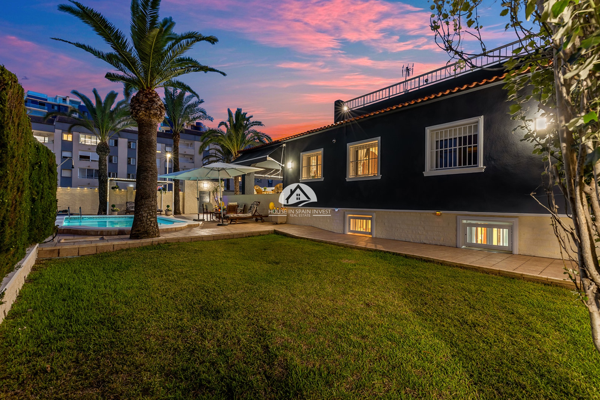 Resale - Villa - Torrevieja - Punta Prima  