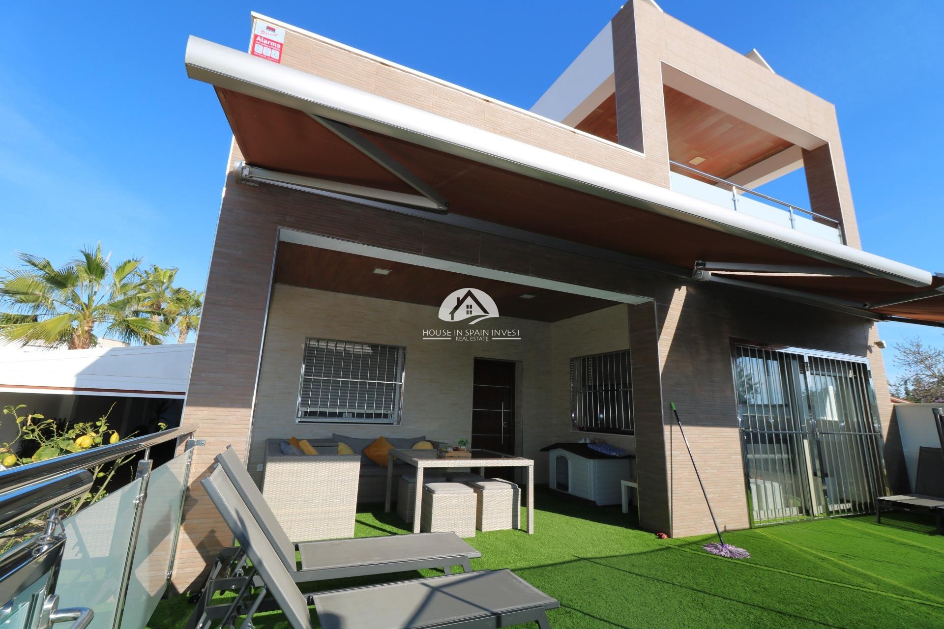 Resale - Villa - Torrevieja - Torreta - Salado