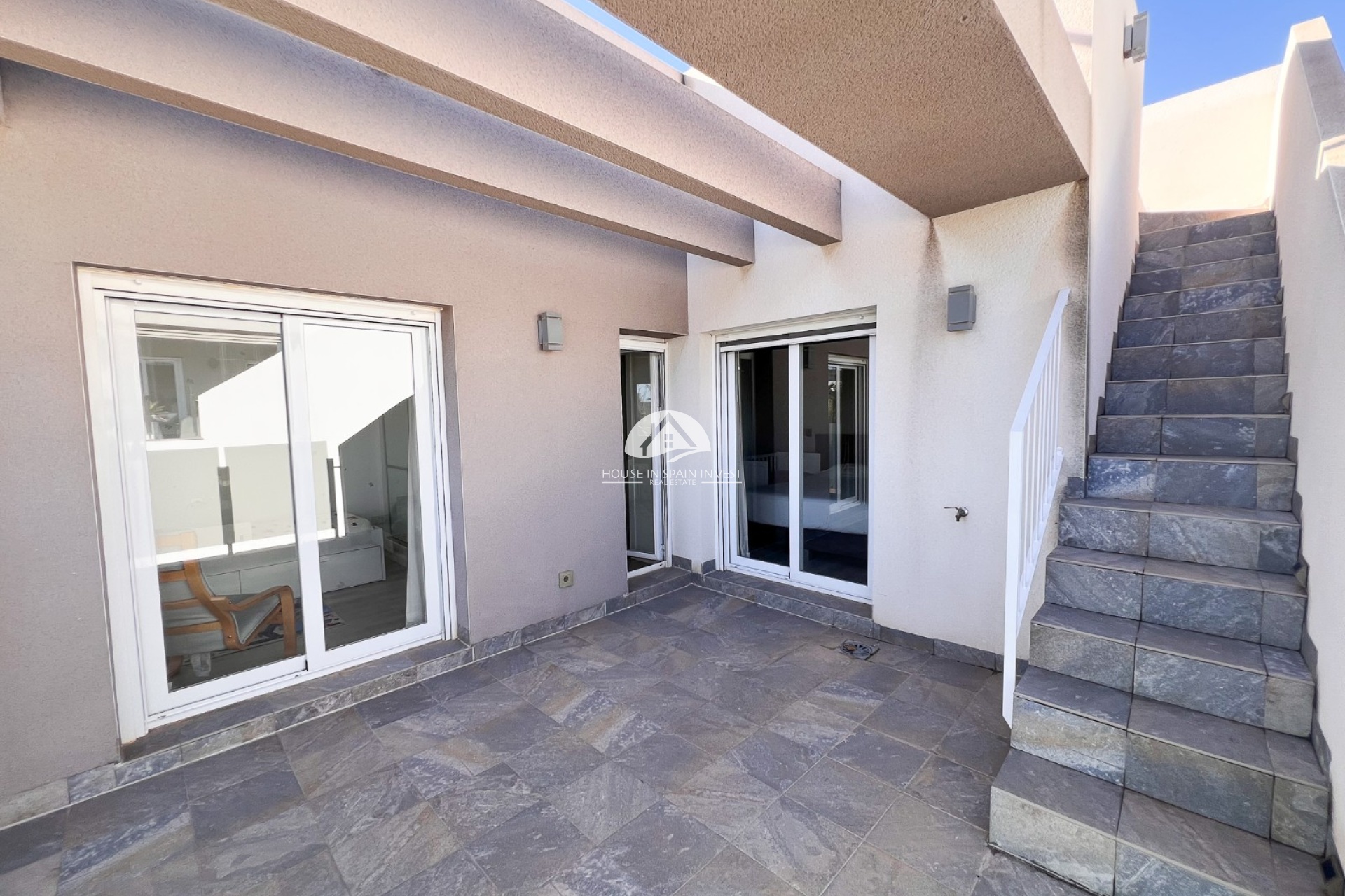 Resale - Villa - Torrevieja