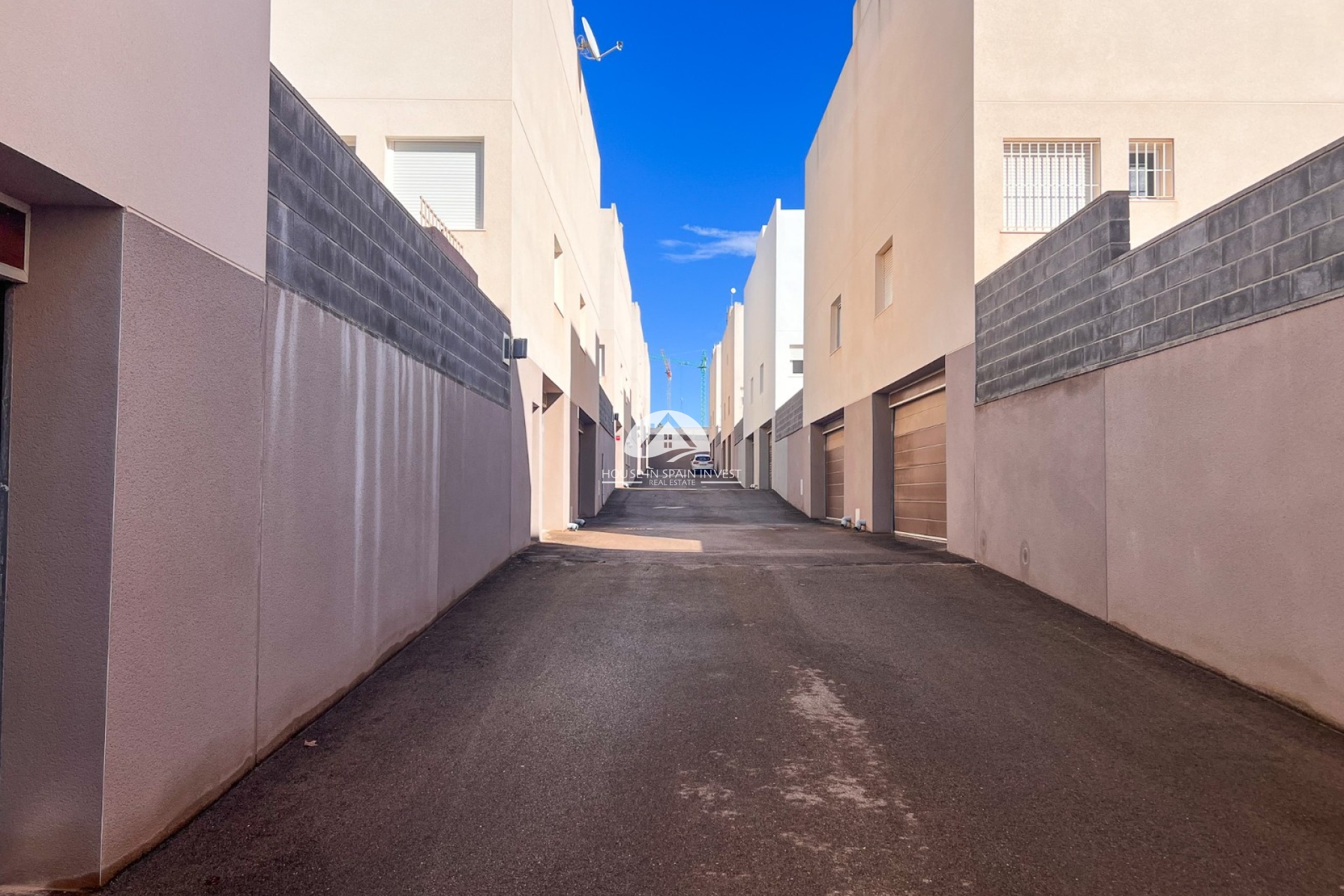 Resale - Villa - Torrevieja