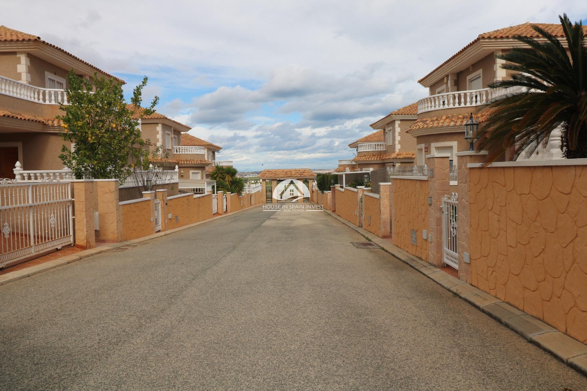 Reventa - Chalet - Torrevieja - Los Balcones  