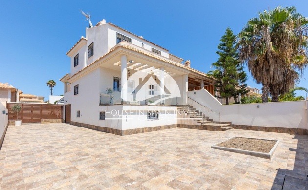 Villa - Herverkoop - Torrevieja - Aguas Nuevas - Sector 25