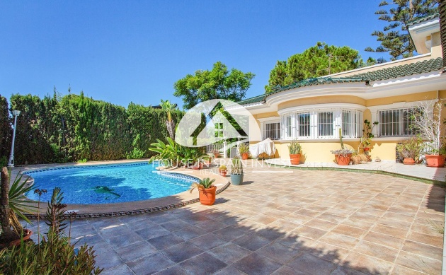 Villa - Herverkoop - Torrevieja - Torreta - El Salado