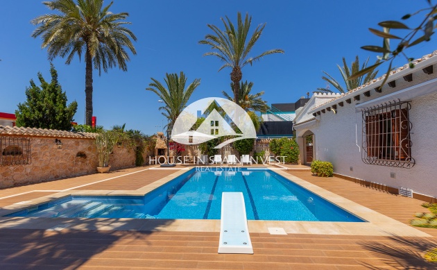 Villa - Resale - Orihuela Costa - Punta Prima