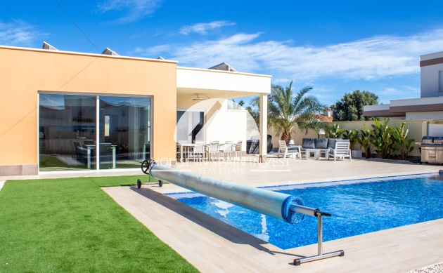 Villa - Resale - Torrevieja - La Siesta - El Salado -  Torreta