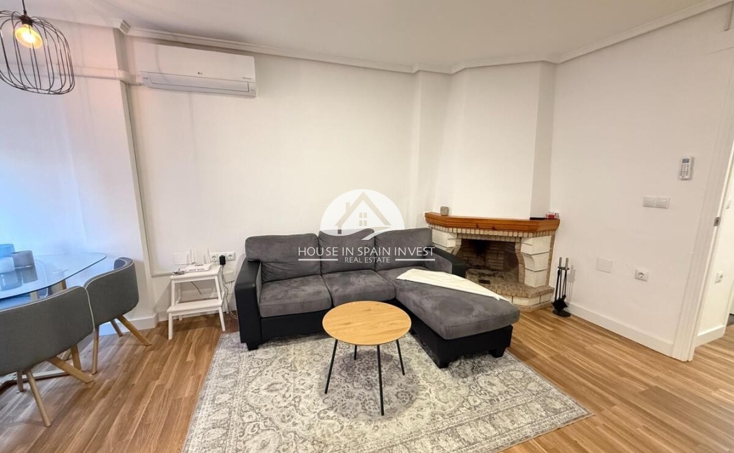 Resale - Apartment  - Torrevieja - Playa del Cura