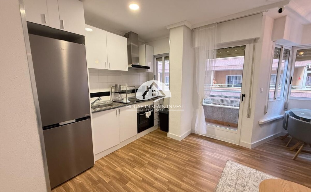 Resale - Apartment  - Torrevieja - Playa del Cura