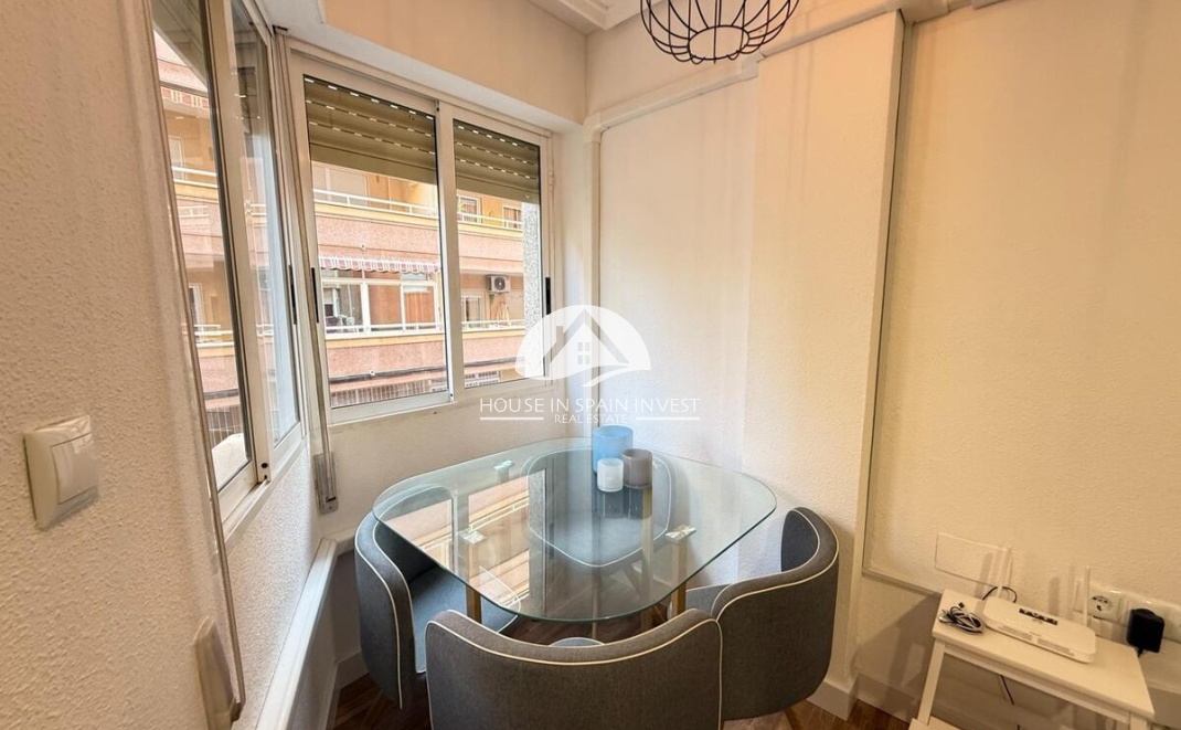 Resale - Apartment  - Torrevieja - Playa del Cura