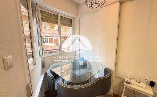 Resale - Apartment  - Torrevieja - Playa del Cura