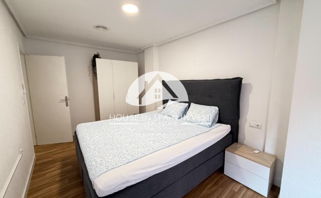 Resale - Apartment  - Torrevieja - Playa del Cura