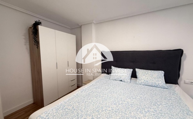 Resale - Apartment  - Torrevieja - Playa del Cura