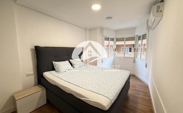 Resale - Apartment  - Torrevieja - Playa del Cura