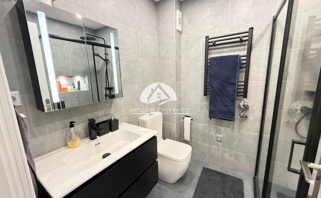 Resale - Apartment  - Torrevieja - Playa del Cura