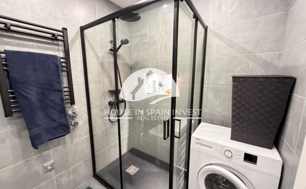 Resale - Apartment  - Torrevieja - Playa del Cura