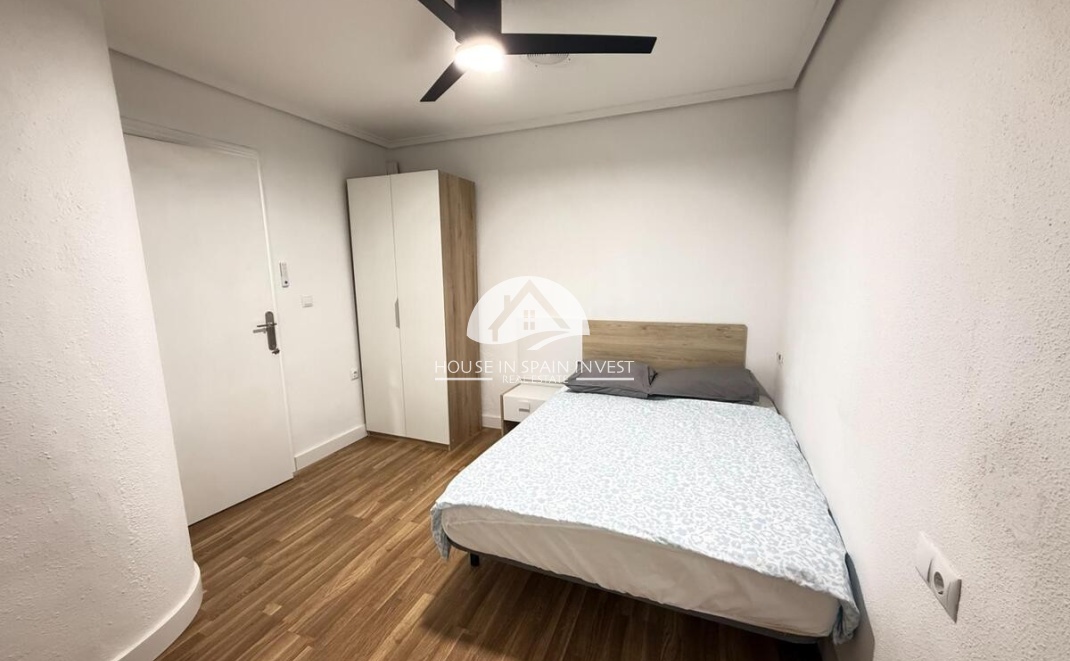 Resale - Apartment  - Torrevieja - Playa del Cura