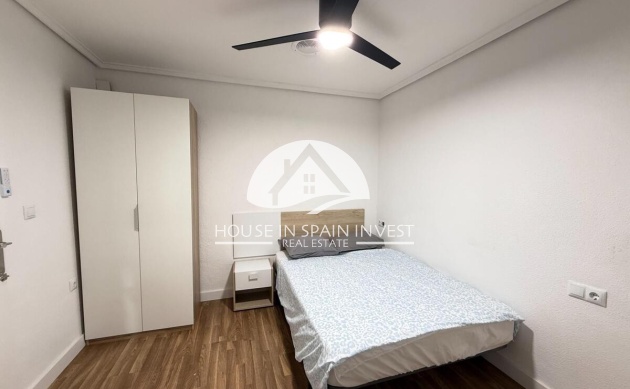 Resale - Apartment  - Torrevieja - Playa del Cura