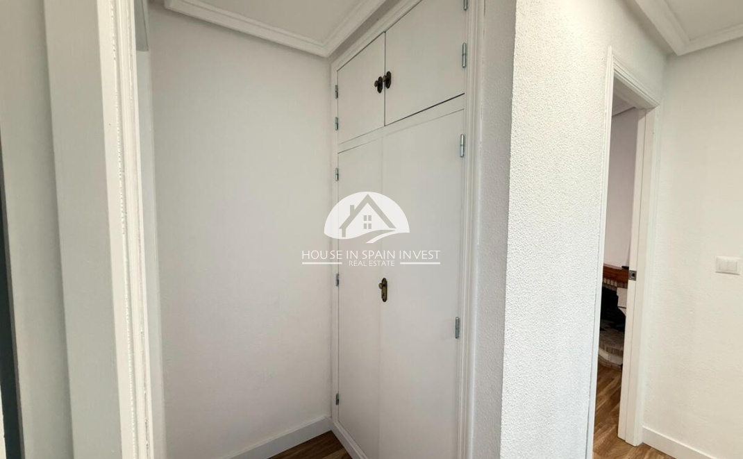 Resale - Apartment  - Torrevieja - Playa del Cura