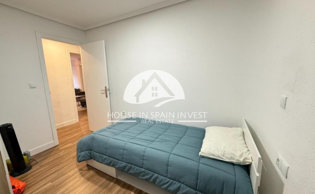 Resale - Apartment  - Torrevieja - Playa del Cura