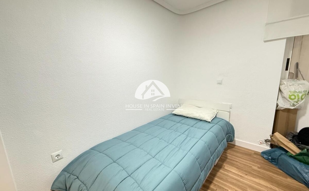 Resale - Apartment  - Torrevieja - Playa del Cura