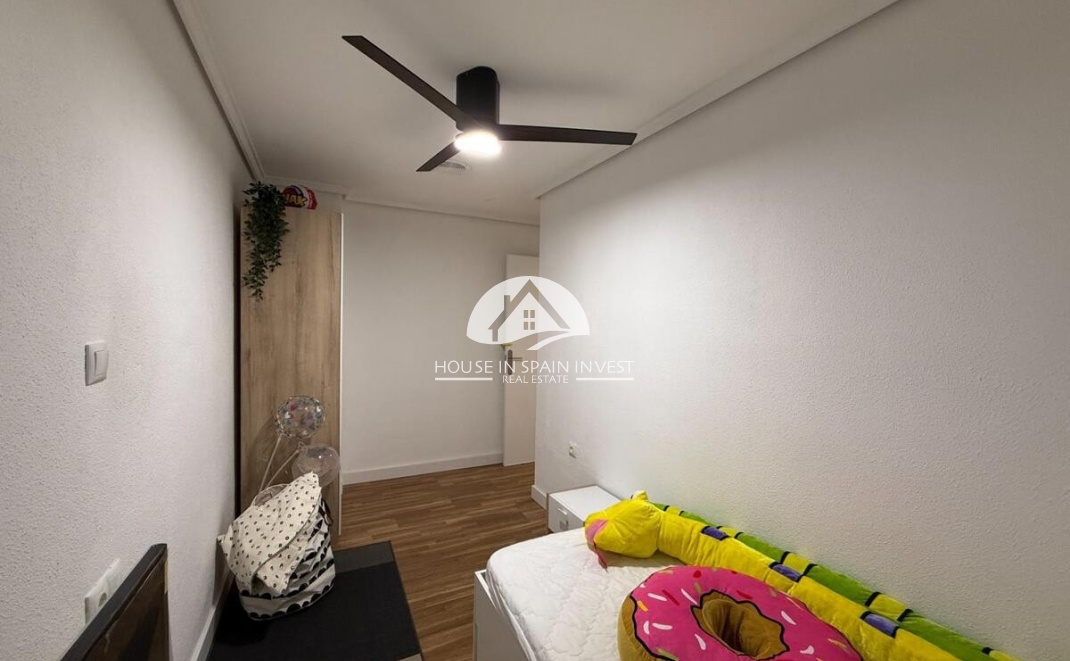 Resale - Apartment  - Torrevieja - Playa del Cura