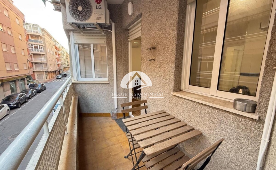 Resale - Apartment  - Torrevieja - Playa del Cura