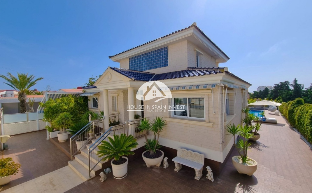 Resale - Villa - Torrevieja - La Mata