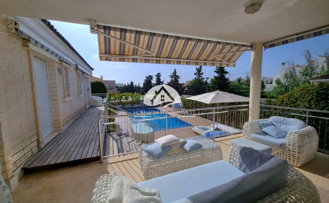 Resale - Villa - Torrevieja - La Mata