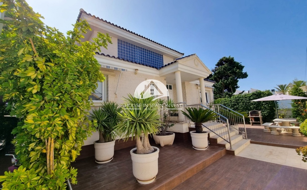 Resale - Villa - Torrevieja - La Mata