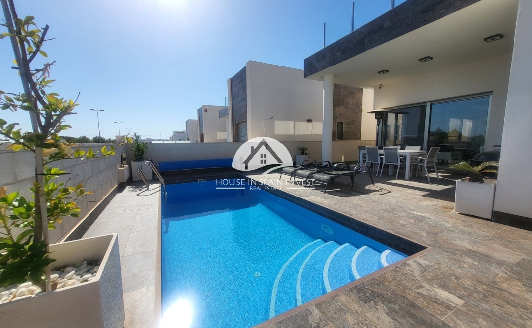 Resale - Villa - Orihuela Costa - Villamartín
