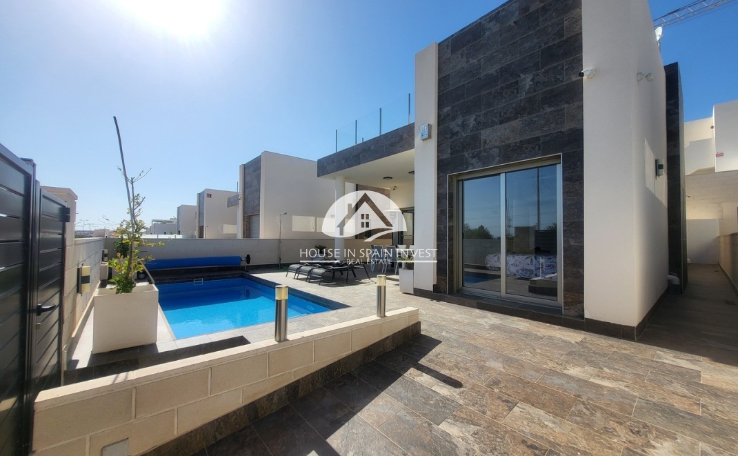 Resale - Villa - Orihuela Costa - Villamartín