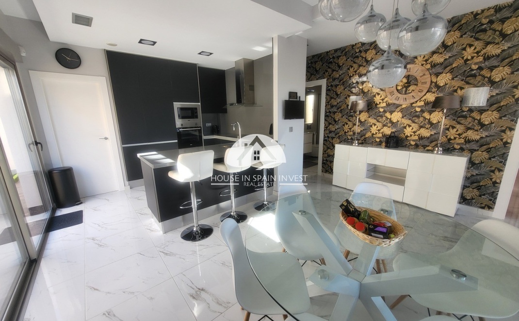 Resale - Villa - Orihuela Costa - Villamartín