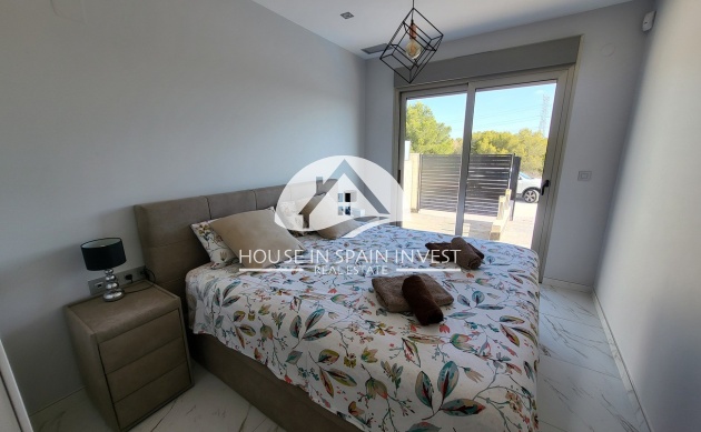 Resale - Villa - Orihuela Costa - Villamartín