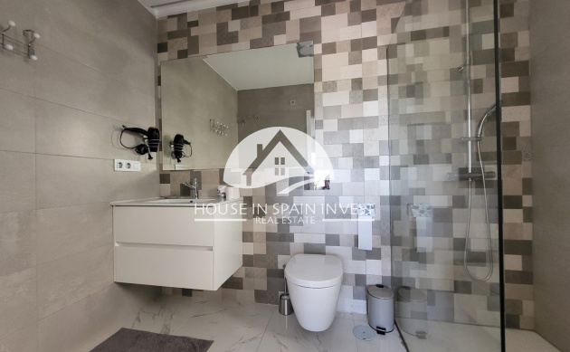 Resale - Villa - Orihuela Costa - Villamartín