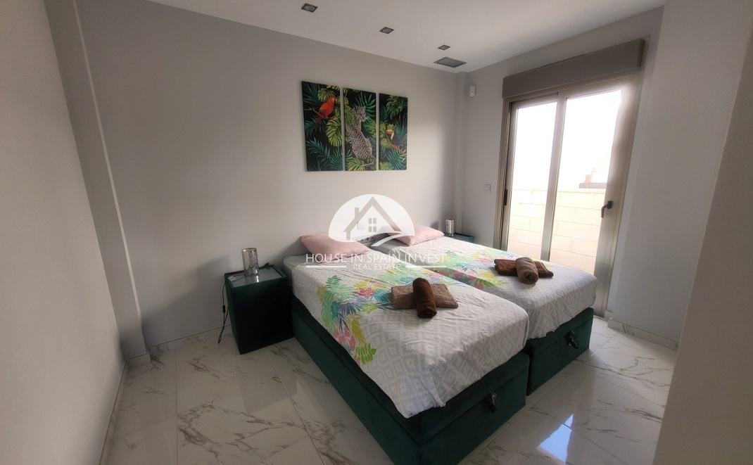 Resale - Villa - Orihuela Costa - Villamartín