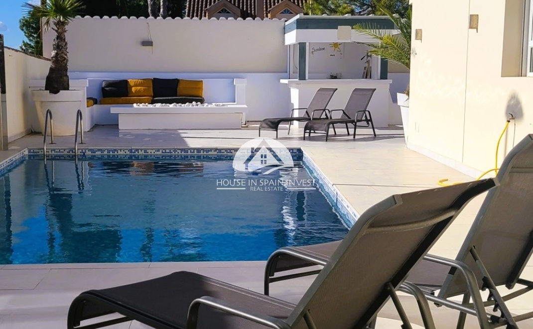 Resale - Villa - Torrevieja - Los Balcones  