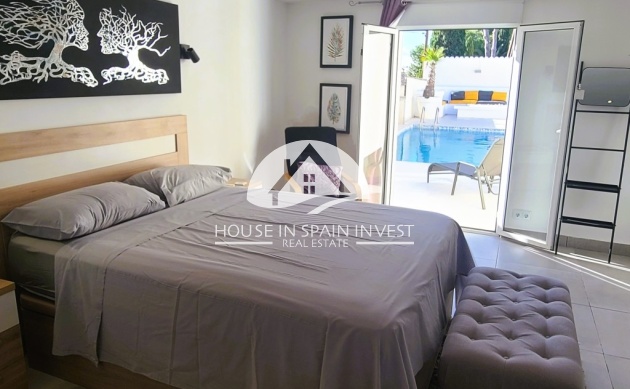 Resale - Villa - Torrevieja - Los Balcones  