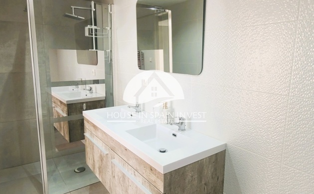 Resale - Villa - Torrevieja - Los Balcones  