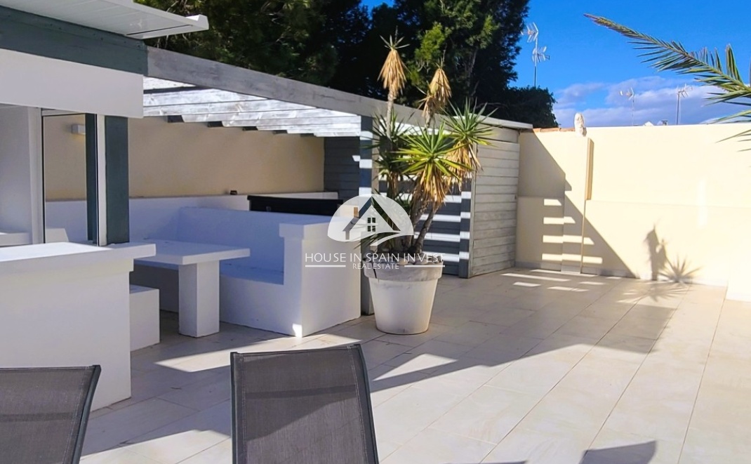 Resale - Villa - Torrevieja - Los Balcones  