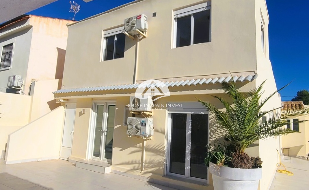 Resale - Villa - Torrevieja - Los Balcones  