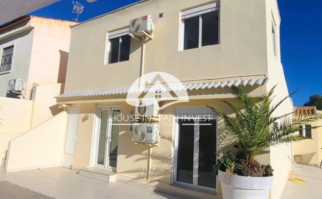 Resale - Villa - Torrevieja - Los Balcones  