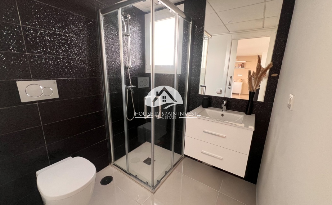 Resale - Villa - Torrevieja