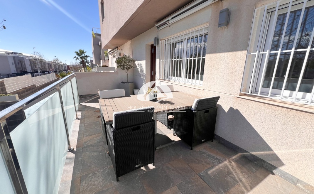 Resale - Villa - Torrevieja