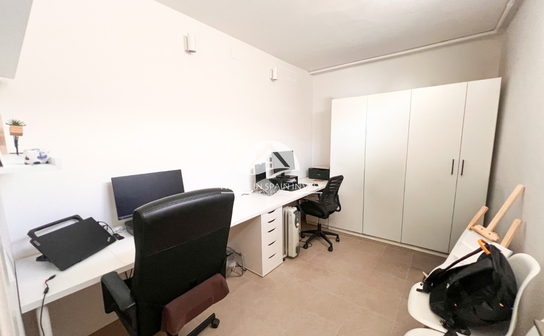 Resale - Villa - Torrevieja