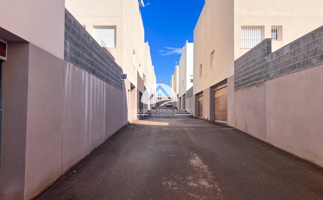 Resale - Villa - Torrevieja