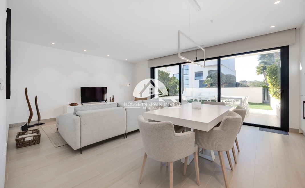 Reventa - Apartamento - Las Colinas Golf