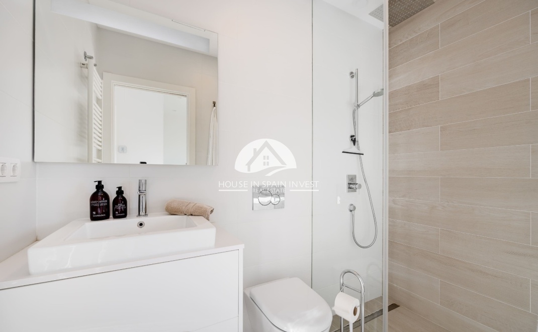 Reventa - Apartamento - Las Colinas Golf