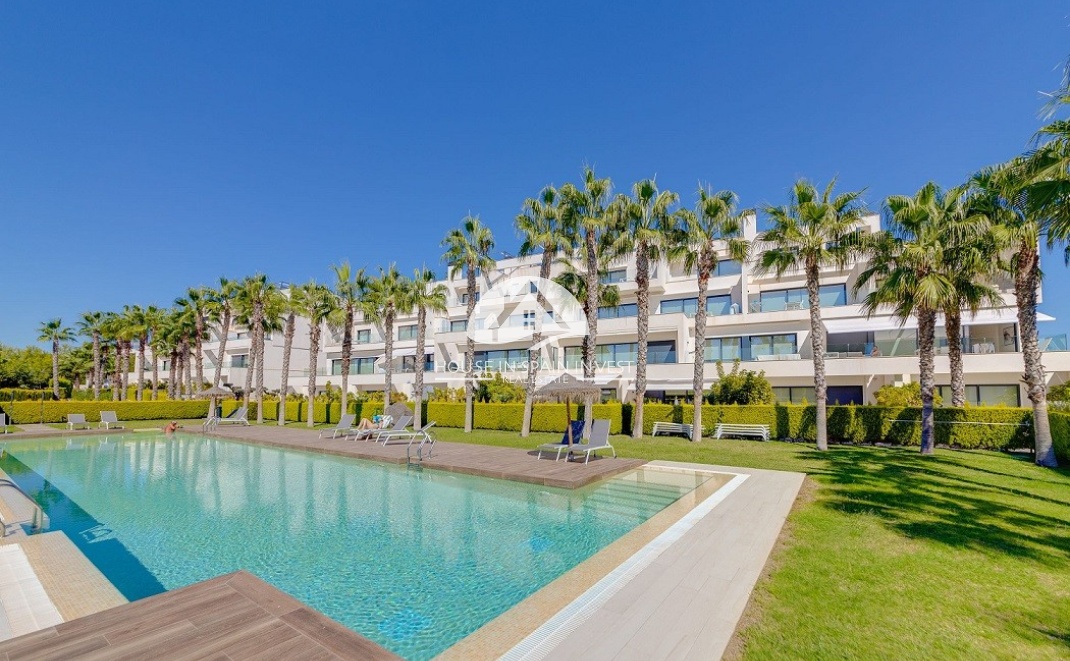 Reventa - Apartamento - Las Colinas Golf